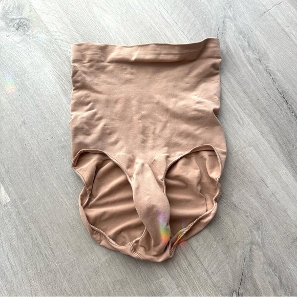 SKIMS shapewear underwear XL - Picture 1 of 3